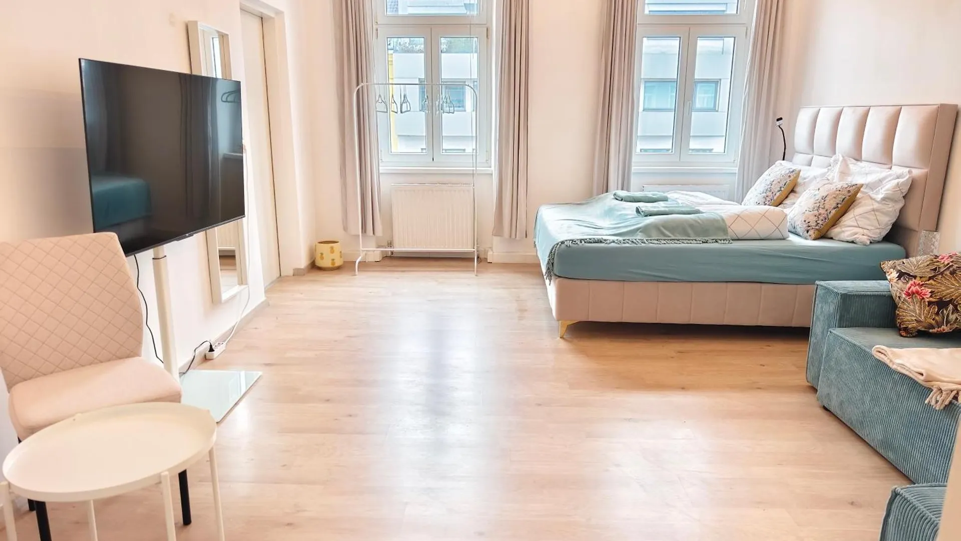 The Mint Apartment - Schoenbrunn Palace Vienna
