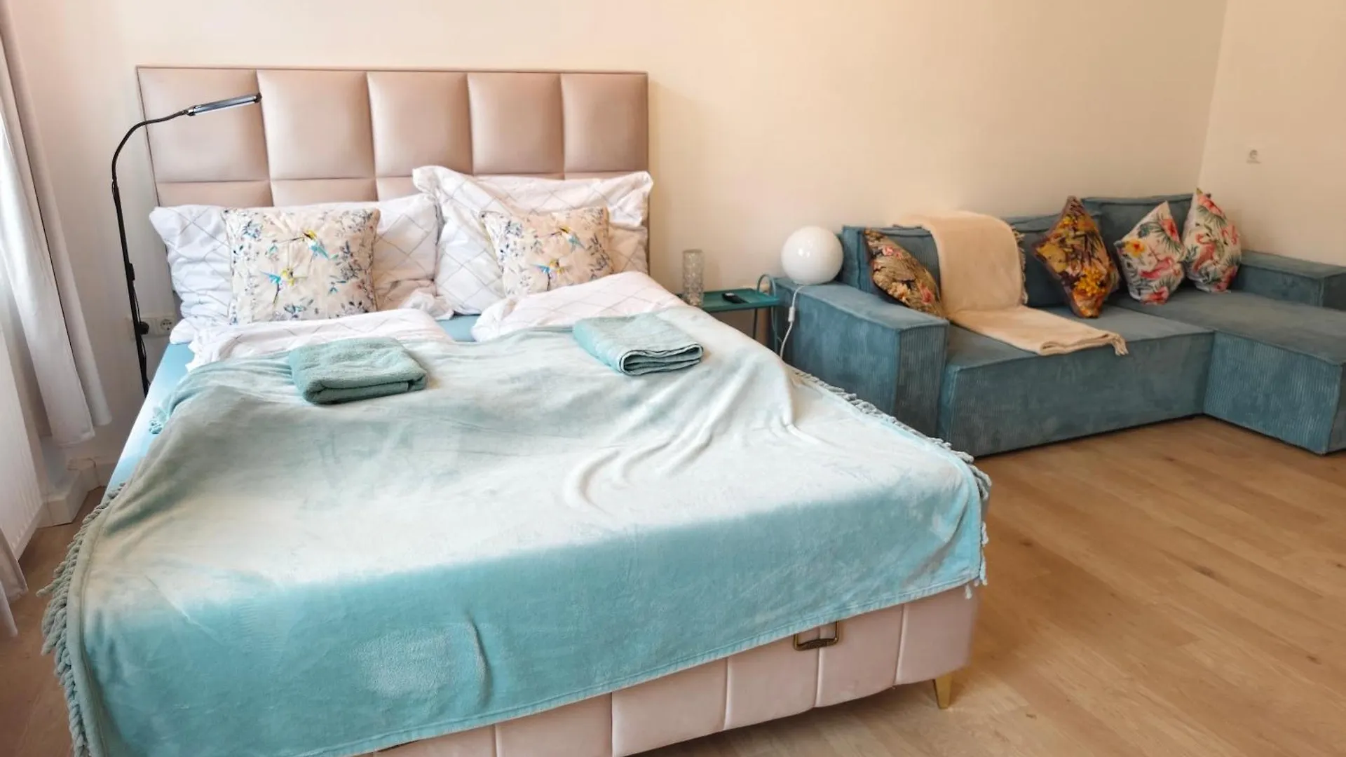 The Mint Apartment - Schoenbrunn Palace Вена 0*,  Австрия